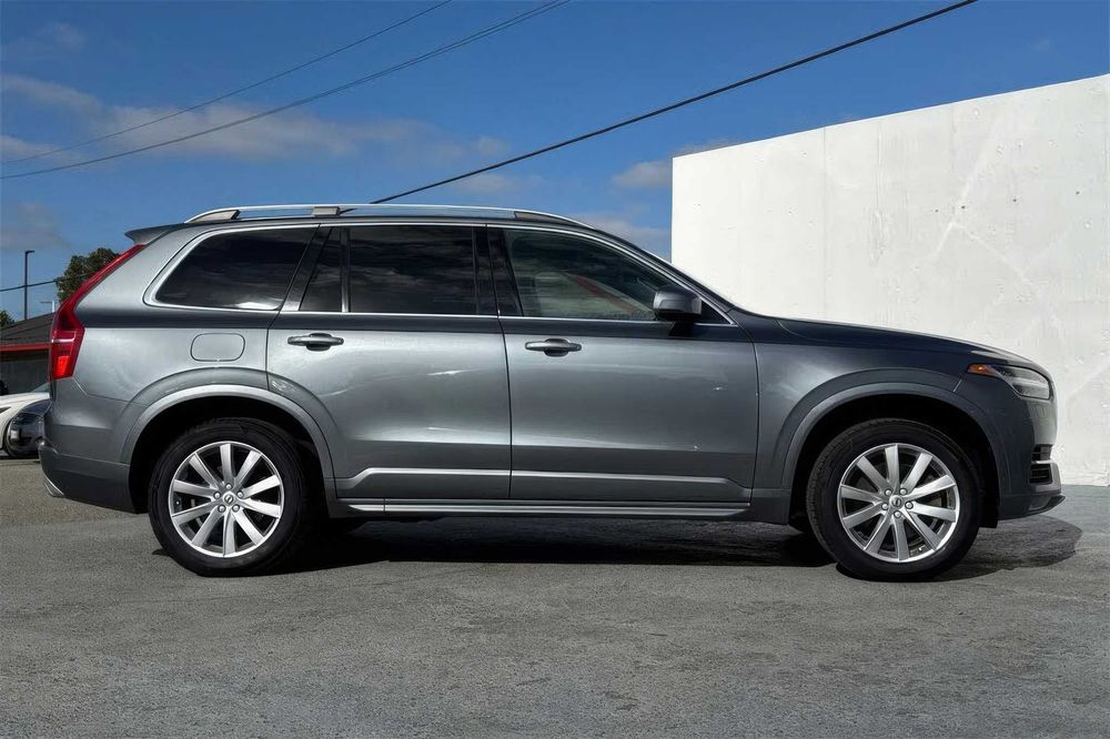 Volvo XC90 T6 Momentum      2017