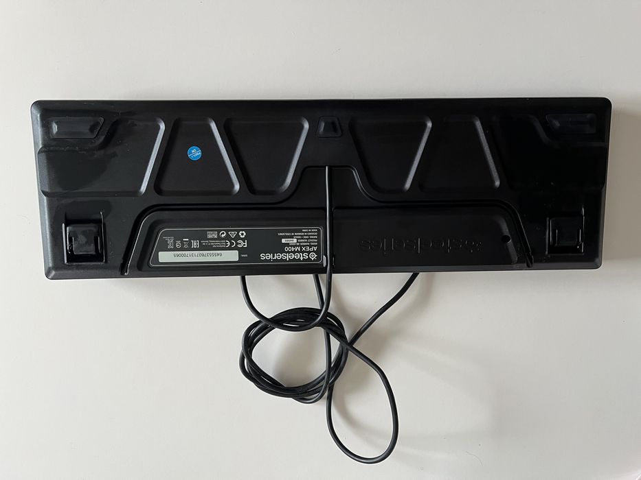 Teclado steelseries apex m400
