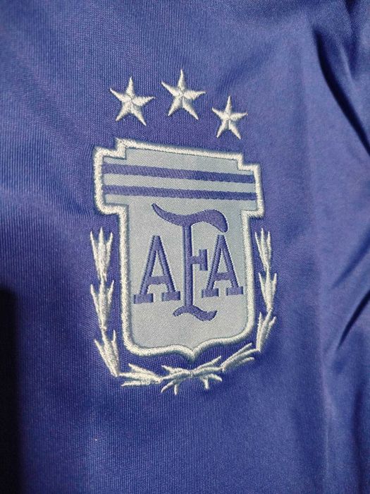 Camisola Oficial da Seleção Argentina (Mundial 2022; NOVA; Tamanho M)