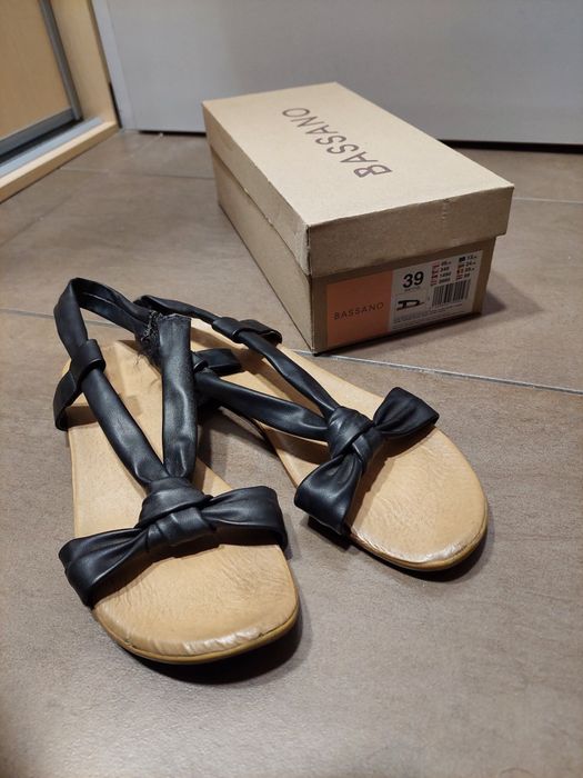 Damskie buty sandały rozmiar 39 oddam za darmo