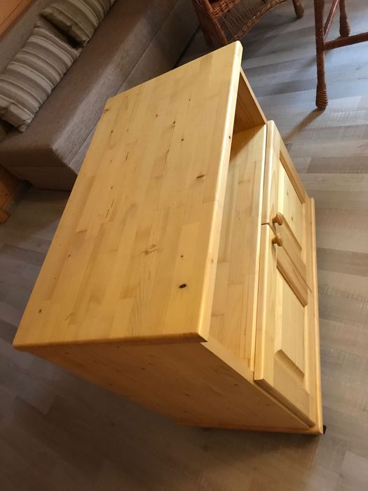 Комод з натурального дерева