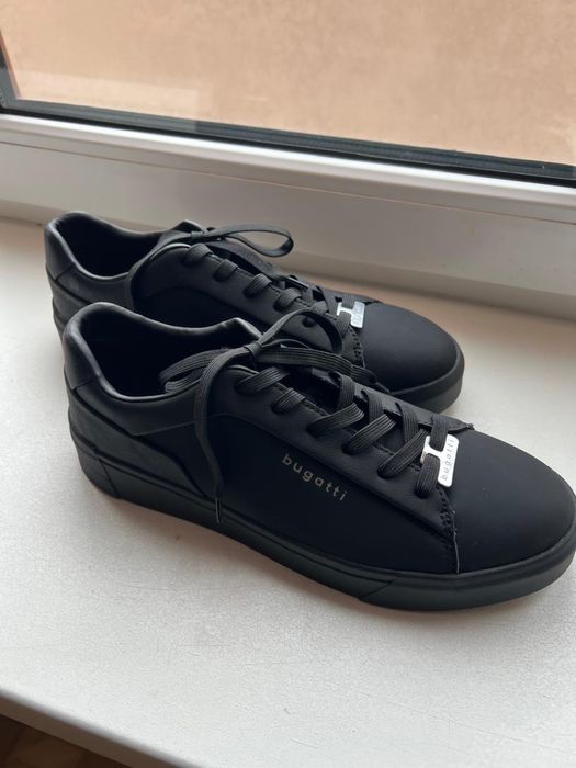 Кросівки чоловічі Bugatti 44 р.