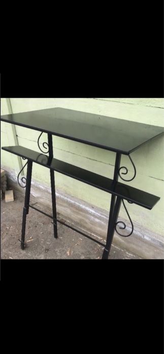 Гранітні памʼятники .Металеві огорожі