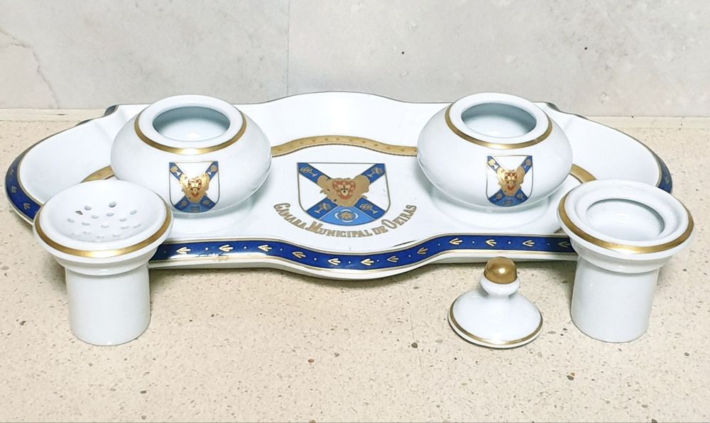 Tinteiro em porcelana OR- antigo brasão da Câmara Municipal de Oeiras