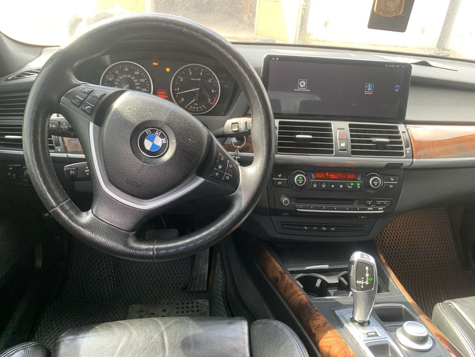 BMW  X5  e70   4.8