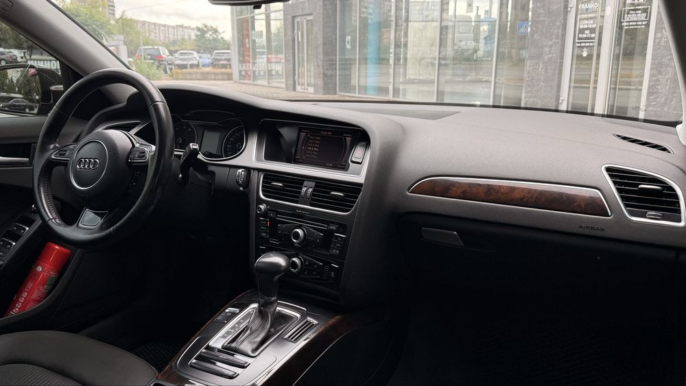 Продам Audi A4 официал