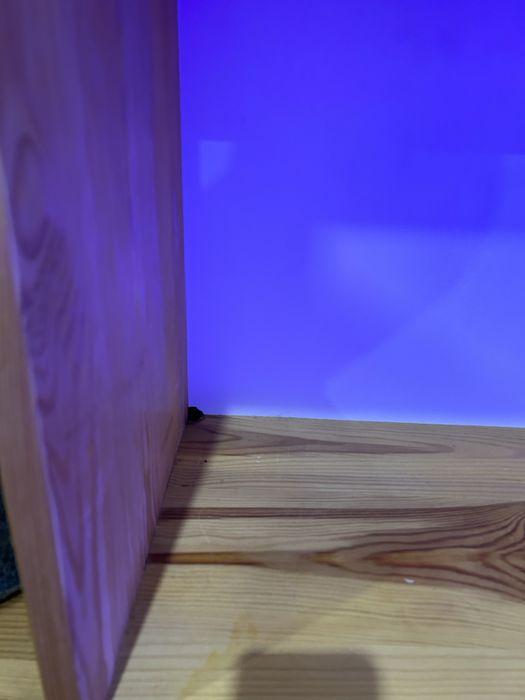 Дерев’яний стелаж з масиву сосни