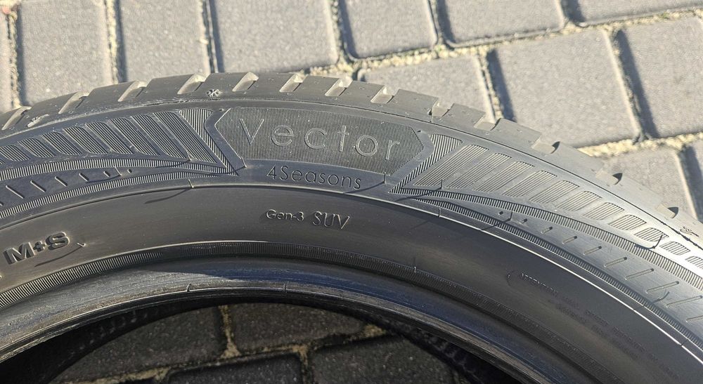 4 x Goodyear Vector 4Seasons 235/55 R19