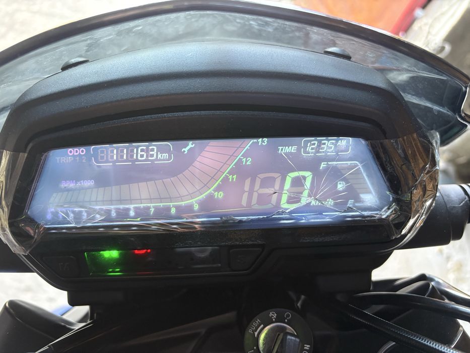 Motocykl Bajaj Dominar 400