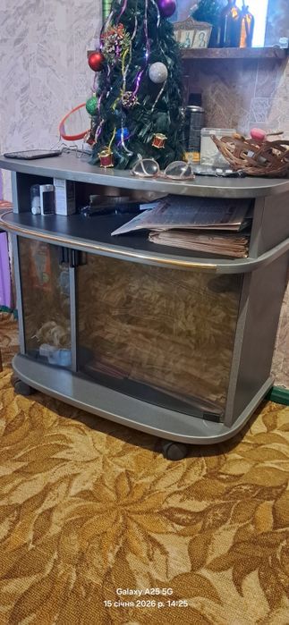 Тумба TV на колесах