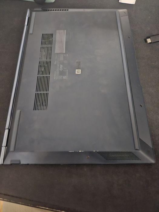 Asus Zenbook 14" I7-1360p 16GB