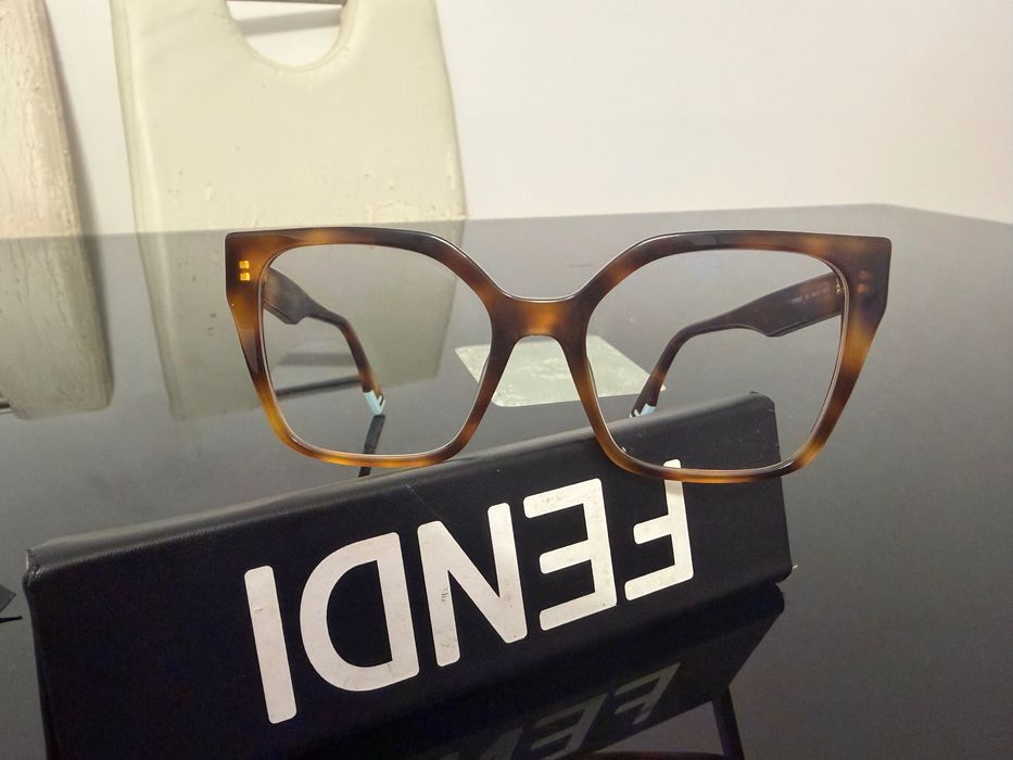 Armação de óculos Fendi