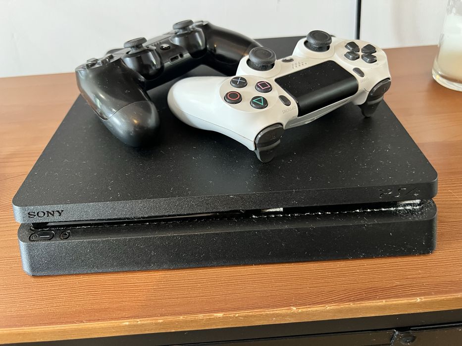 Vendo Ps4 com jogos