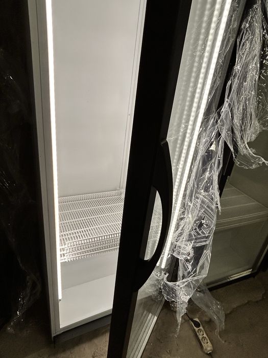 UBC Dynamik plus Klimassan Витрина для напитков десертов