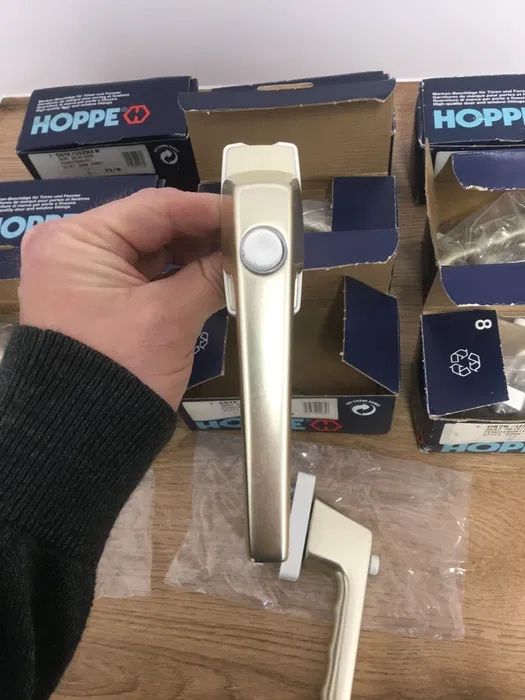 Klamki Hoppe okienne z przyciskiem, z guzikiem, zabezpieczenie, nowe