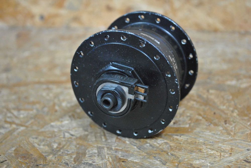 Idealna Piasta rowerowa  z dynamem SHIMANO DH-3D37 36T Centerlock