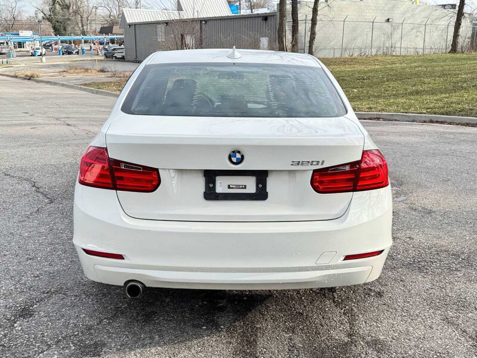 BMW 3 Series 320i      2015