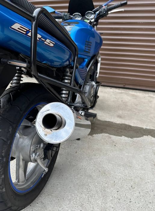 Kawasaki er 5 500