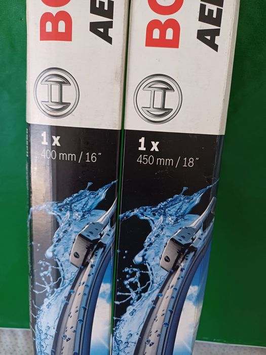 Escovas para automóveis novas.