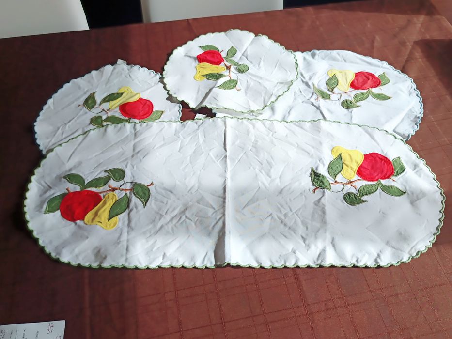 Panos bordados á mão