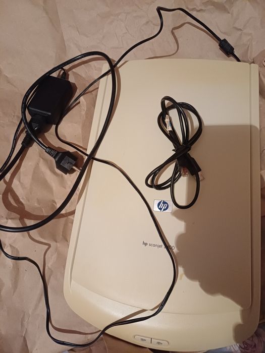Сканер HP Scanjet 2400
