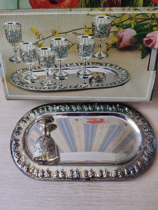 Різний посуд у відмінному стані