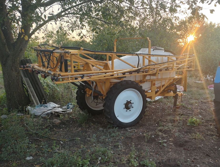 Обприскувач причіпний Богуслав ОПК 2000