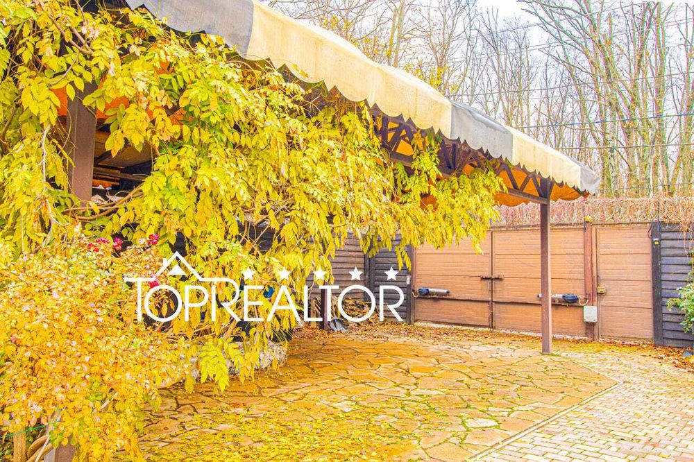 Продаж 2-пов. будинку з сучасним ремонтом за церквою на вул.Дерев'янка