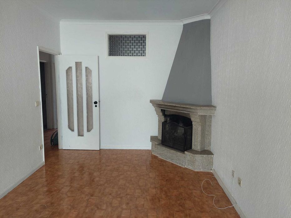 Arrendar T2+1 com Garagem Individual | Águas Santas | Próx. Quinta da Caverneira