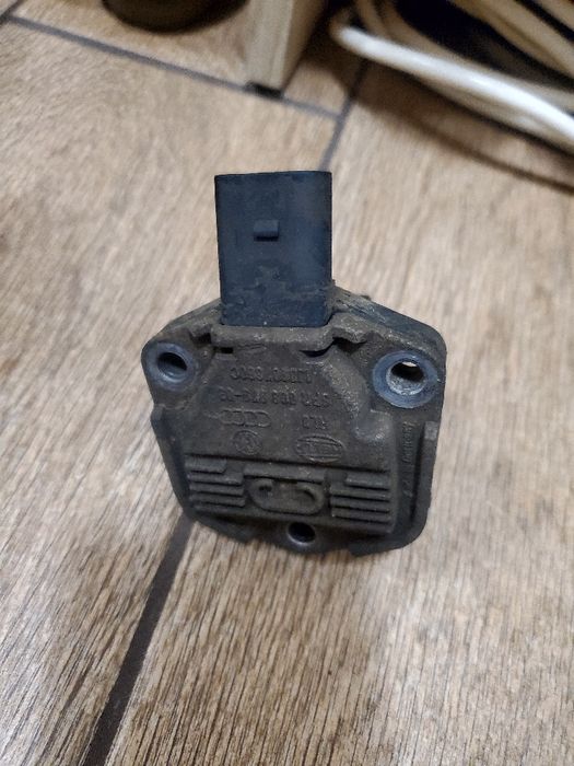 Датчик рівня масла