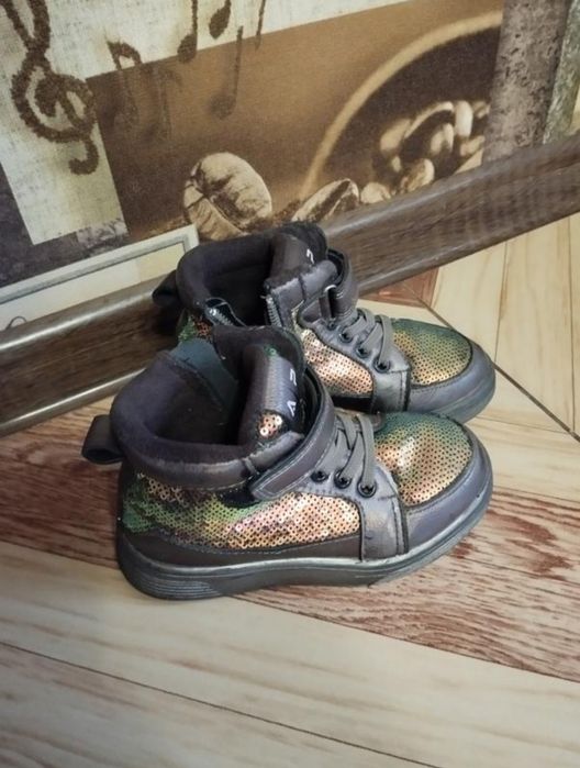 Ботіночки для дівчинки