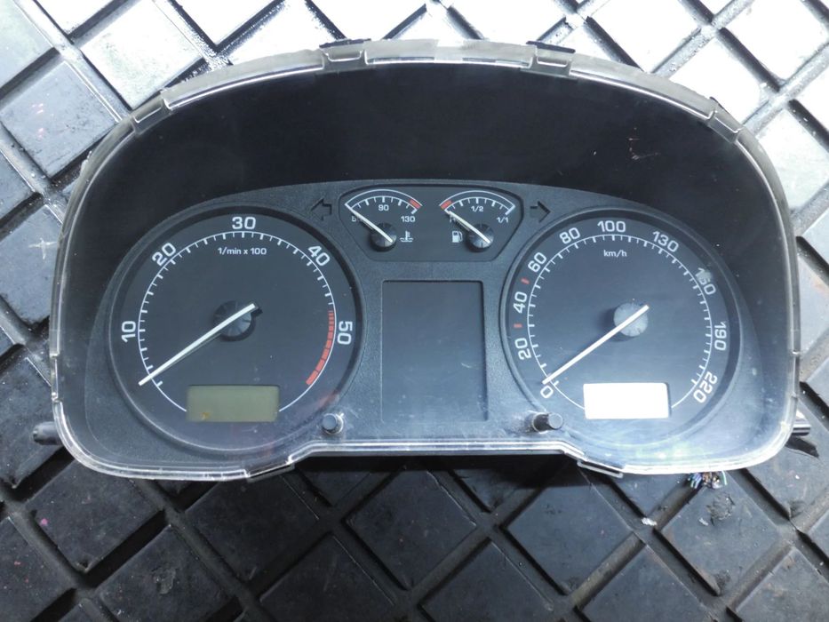 SKODA OCTAVIA I 1.9TDI LICZNIK ZEGARY PRĘDKOŚCIOMIERZ 1U0920811F