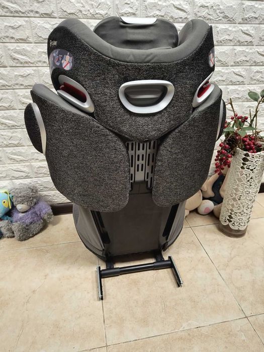 Автокрісло Cybex Solution Z-Fix Група 2/3 (15-36 кг) бустер