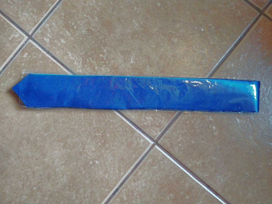 Krawat cienki, nowy, niebieski