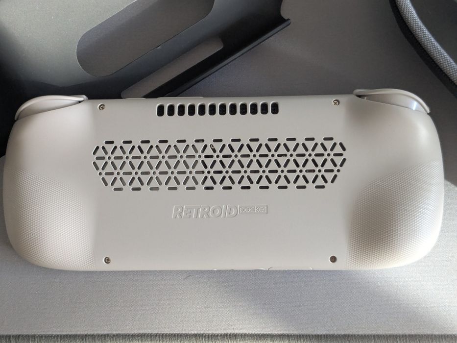 Retroid Pocket 5