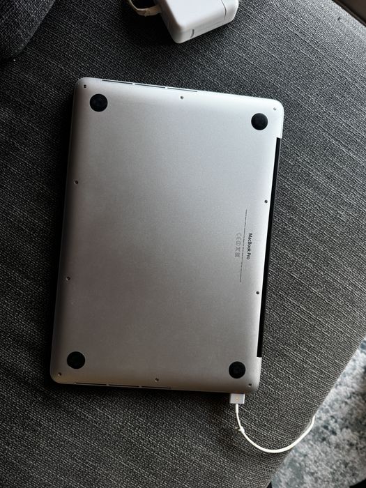 Macbook Pro 13” mid-2014435390580251709444