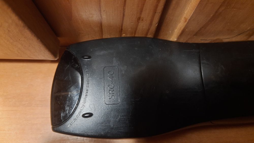 Оригінальний універсальний пульт  SKY SRC-40