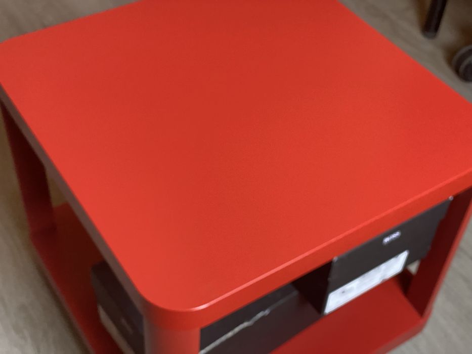 Журнальный столик на колесах IKEA TINGBY 50x50 см (804.574.39) красный
