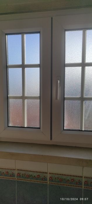 2 Janelas em PVC em bom estadodo