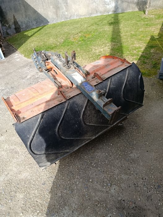 Kubota b6000 com frese