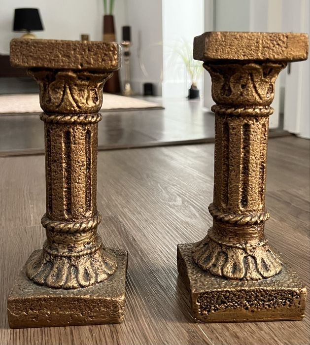 Par Castiçais Marmolina Estilo Coríntio e Jónico.Ano 1960