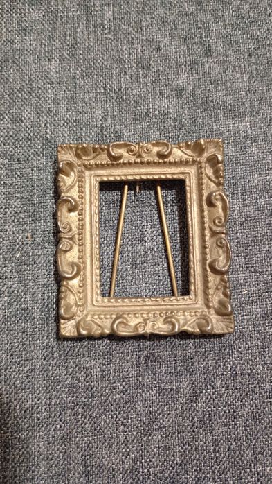 Stara ramka na zdjęcia z brązu