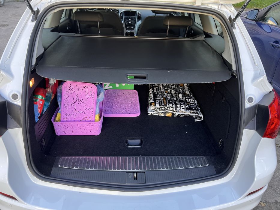 Опель Астра Спорт Таурер 2011