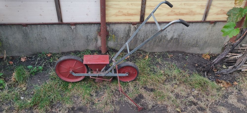 Сіялка точного висіву сівалка однорядна бункерна