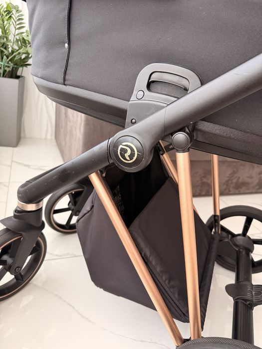 Коляска Roan Ivi 2в1