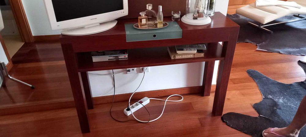 Toucador de cerejeira e vidro