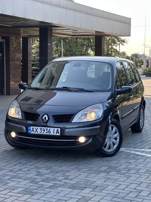 Renault Grand Scenic 2008 год 2.0 газ/бензин Аатомат