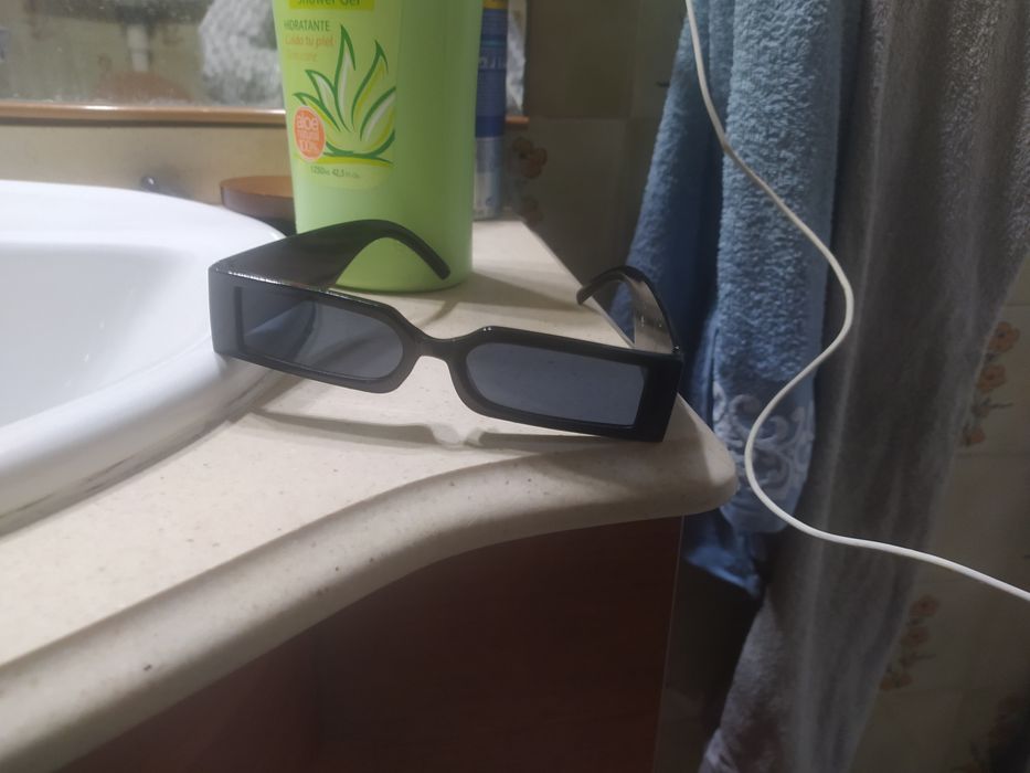 Óculos de sol novos