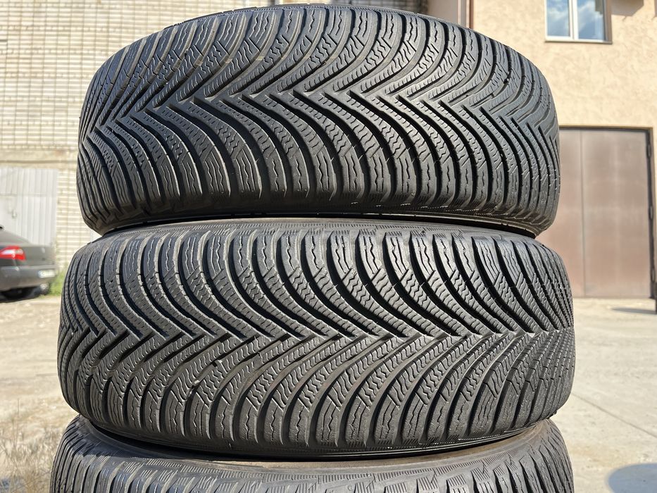 Шини 205/55 R16 Michelin Alpin5 4 зимові гуми стан близький до нових