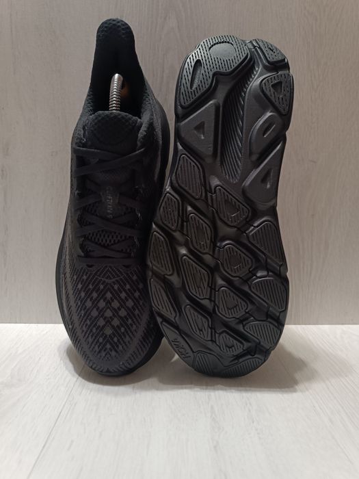Hoka Clifton 9    44.5---28.5 см
